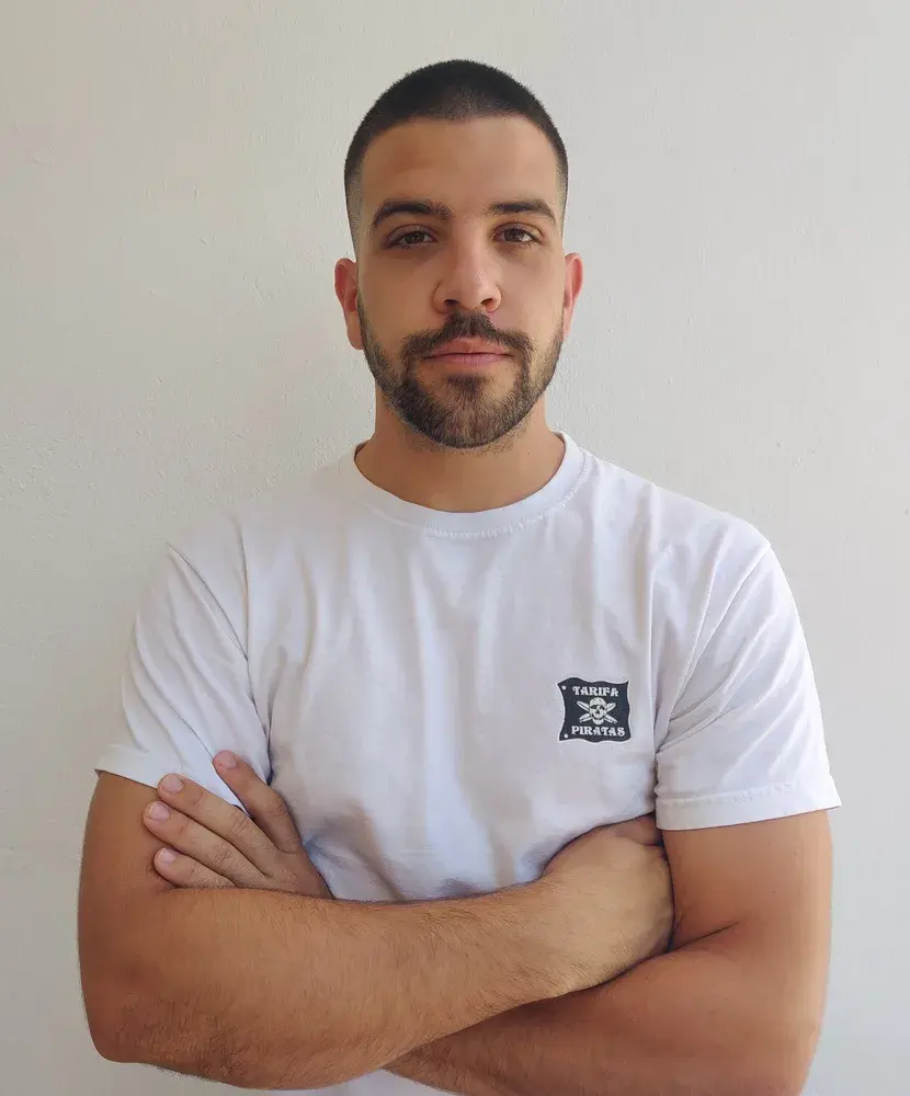 Adrián Serrano, Cofundador, el código de Esmalta